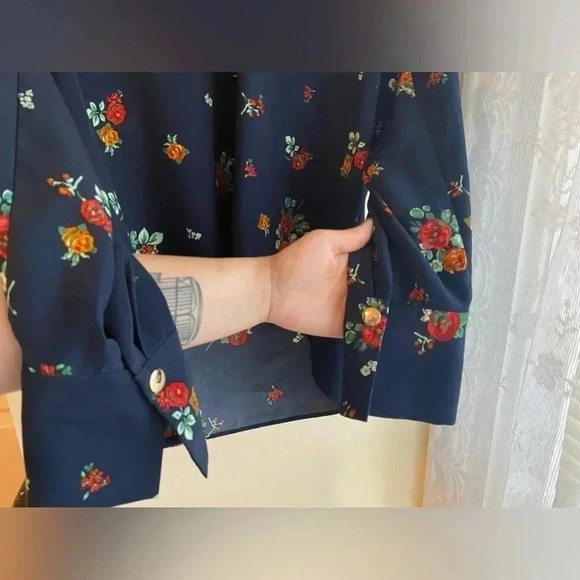 ZARA Floral Navy Blouse Cowl V Neck Long Sleeve Top Sheer Lightweight Women’s M - Picture 5 of 6